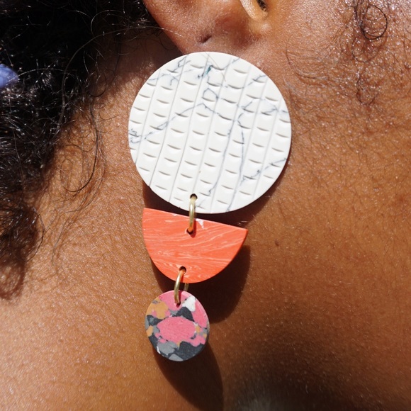 PEACH SWICHEROO CLAY EARRINGS - Picture 2 of 3